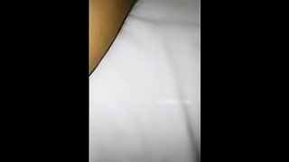 小姨子看着姐夫和姐姐爽得不要的要求3个一块玩