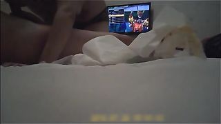 最近很红的91骑士哥应邀双胞胎姐妹花一块玩