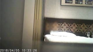 东北特色淫荡对白最有气质的东北少妇绝对够骚斯文眼镜长发黑丝酒店激情爆草最后撸射进嘴里