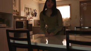 そこには薄着で寒空の下に放り出され