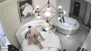 【360水滴TP】斯文眼镜男约炮身材苗条伪娘 无套啪啪操的小姐姐高潮不断直呼“好爽 我要射了”