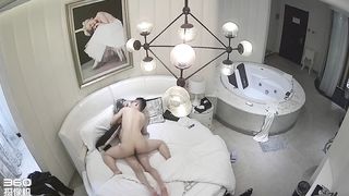 【360水滴TP】斯文眼镜男约炮身材苗条伪娘 无套啪啪操的小姐姐高潮不断直呼“好爽 我要射了”