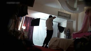 【69堂精品】名门夜宴偷拍系列旅游小姐模特黄x被摄影师套路偷拍