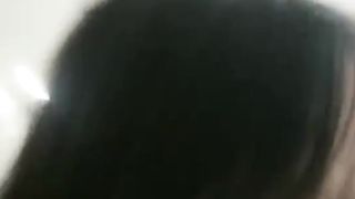 【69堂精品】大二小女友开房深喉插嘴骑乘抽插扛起大长腿侧入