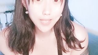 【69堂精品】36E巨乳女仆顶级肥臀粉穴近距离掰穴特写01