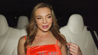 【69堂精品】野性美女旅馆把大鸡巴掏出来就猛力吸允