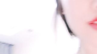 【69堂精品】妖艳女神暴力自慰扩阴器洗逼灌水手指猛扣高潮02