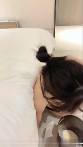 【69堂精品视频】哥哥居家玩弄鸡巴小妹主动舔弄玩操呻吟