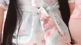 小萝莉私拍手指拨动小穴白浆乱流