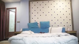 小马寻欢勾搭丰乳肥臀女技师到酒店开房