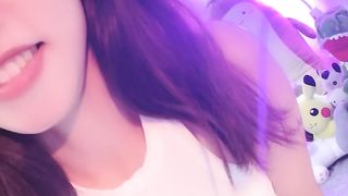 娇小身材名模气质外围骚货一个人独自在家自慰