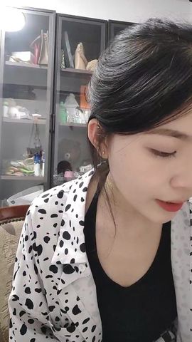 【69堂精品视频】湖南妹子极品美乳阴毛长阴唇粉让人心动的初恋女神
