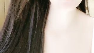 【69堂精品视频】红唇白嫩极品女神美腿无毛肥穴紧致小穴太诱人