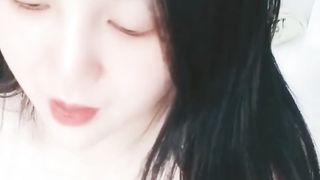 【69免费视频】乌黑长发妹子有点含羞放不开只是用手指抠逼掰穴