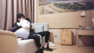 【69堂精品视频】高颜值妹妹才播了一半怀疑被偷拍，翻车