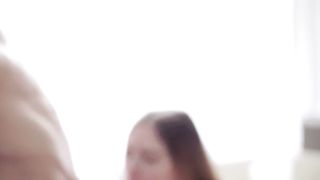 【69堂精品视频】害羞的俄罗斯肛门女孩喜欢被打桩到高潮