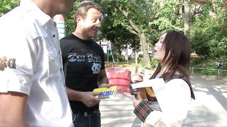 【69堂免费视频】性感和好奇的亚洲女学生被两只自愿大鸡巴抽插