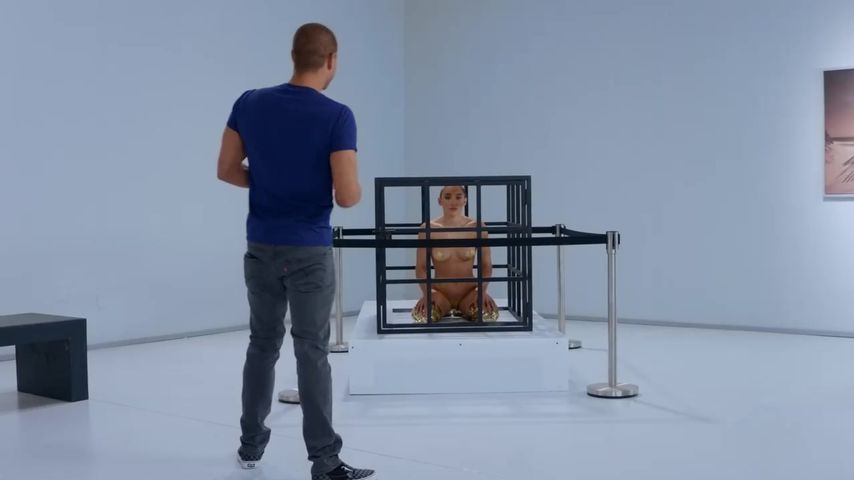 【69堂免费视频】女神在笼中尽享疯狂肛交