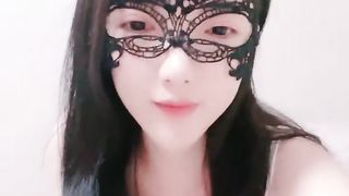 【69堂免费视频】新人下海面罩小姐姐外表甜美炮友舌吻