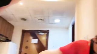 【69堂免费视频】皮短裙极品兼职美妞，自带黑丝袜