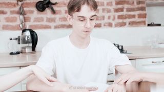 【69堂免费视频】一对白嫩青春的俄罗斯学生妹和小鲜肉复习一半就来性了摸胸撸管吃鸡巴在啪啪