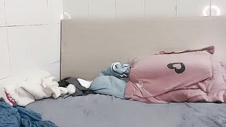 【69堂免费视频】乖巧的女友露脸跟小哥激情啪啪大秀发骚