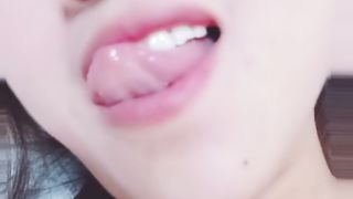 【69堂免费视频】非常淫骚的白领女高管短裙黑丝诱惑私拍