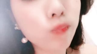 【69堂免费视频】可爱小骚母狗女上榨精小骚狗，给我卖力点