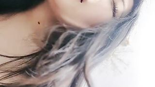 【69堂免费视频】温柔的舔弄大鸡巴淫声荡语不断，各种体位无套爆草蹂躏口爆吞精