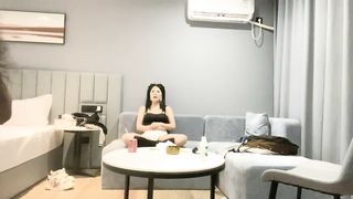 【69堂免费视频】师范大学生，小美女一宵风流！花式啪啪激情四射