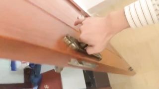 【69堂免费视频】援交小美女，在金钱的攻势下任由插入，在线直播