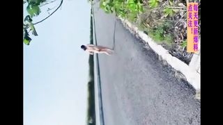 【69堂免费视频】户外训练小母狗口爆喝尿野战