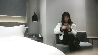 【69堂免费视频】高颜值大长腿高筒靴女神，真实性感苗条甜美，做爱很洒脱