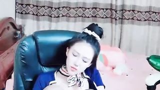 【69堂免费视频】空姐美乳坐骑揉捏淫穴丝袜美腿展示