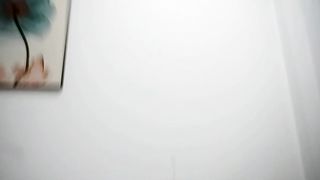 【69堂免费视频】东南亚探花，眼镜御姐，带到房间洗澡开草，翘起屁股舔吊