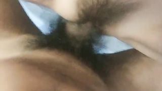 【69堂免费视频】乖乖的大奶少女给大哥撸起大鸡巴挨草，无套插入骚穴