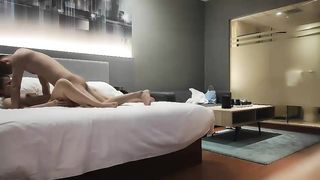 【69堂免费视频】小马寻花勾搭足浴女技师休息下第二炮，特写舔屌口交扣逼，翘起屁股后入抽插，上位骑乘大力猛操