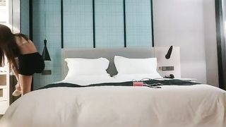 【69堂免费视频】沈先森嫖娼大师带你找外围，性感美腿素质美女，洗完澡近距离特写舔屌口交，上位骑乘猛操晃动大奶子