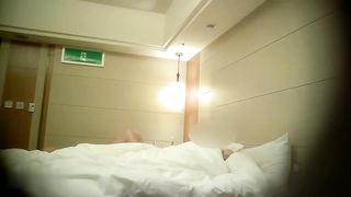 【69堂免费视频】【护士潜规则】酒店针孔摄像头偷拍到娃娃音的美女护士被医院领导潜规则