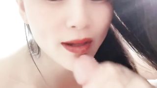 【69堂免费视频】新人下海颜值小骚货！出租屋操逼！特写视角吃屌