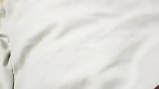 【69堂免费视频】【恋母少年】问母亲我和爸爸谁操的爽，不小心内射了