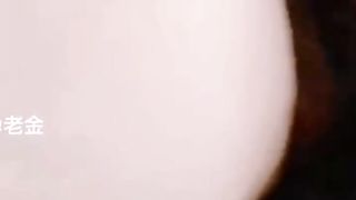 【69堂免费视频】父女乱伦事件。刚成年女儿放假回家为多要点生活费挑脱衣舞，被亲爹爆操内射