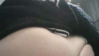 【69堂免费视频】【厕拍精品】被丝袜包裹的翘臀，微微撅起喷尿