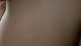 【69堂免费视频】趁表姐睡觉偷袭，内射太爽了