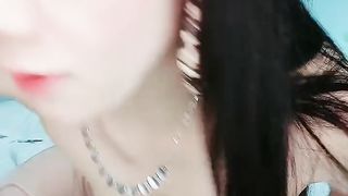 【69堂免费视频】风骚姐妹花全程露脸伺候大哥激情啪啪，口交大鸡巴轮流上位享受大鸡巴的抽插爆草