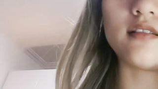 【69堂免费视频】全程露脸口交大鸡巴舔乳头，揉奶玩逼放肆抽插