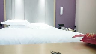 【69堂免费视频】大海浪探花腿上纹身花裙少妇 ，调情口交舔屌 ，上位骑乘扶着小腰猛操 ，毛毛浓密被操叫的很大声