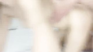 【69堂免费视频】新晋气质无毛大美女居家激情啪啪  脱掉丁字裤舔弄大屌 主动骑乘整根插入  后入撞击脸对着镜头  操自己振动棒自慰