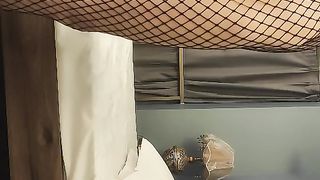 【69堂免费视频】换妻探花苗条长腿妹纸单挑，穿上黑色连体网袜，舔屌调情边摸穴，上位骑乘打桩揉阴蒂，张开双腿猛操