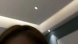 【69堂免费视频】极品蜜桃美臀，168CM大长腿